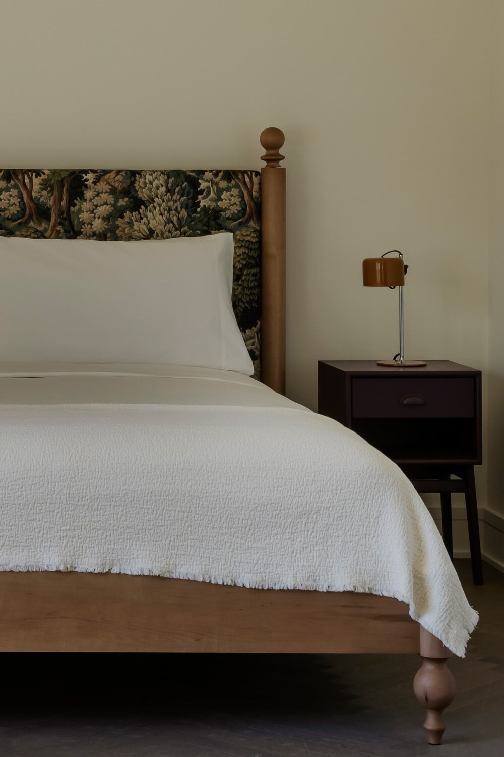 The-Nickel-Hotel-King-Flat-Bedroom